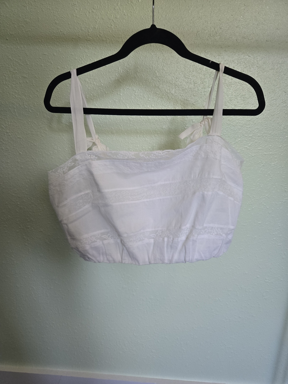 Abercrombie & Fitch White Lace-Trim Cropped Camisole